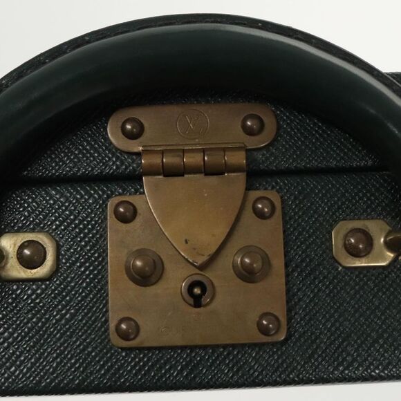 Louis Vuitton Malle Green Leather Travel Bag (Pre-Owned) - Picture 7 of 16
